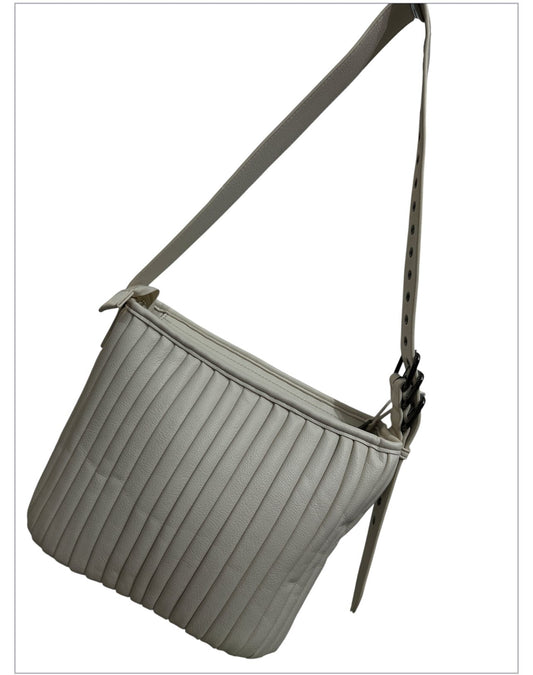 M8 201305 -  - MIMI MUA