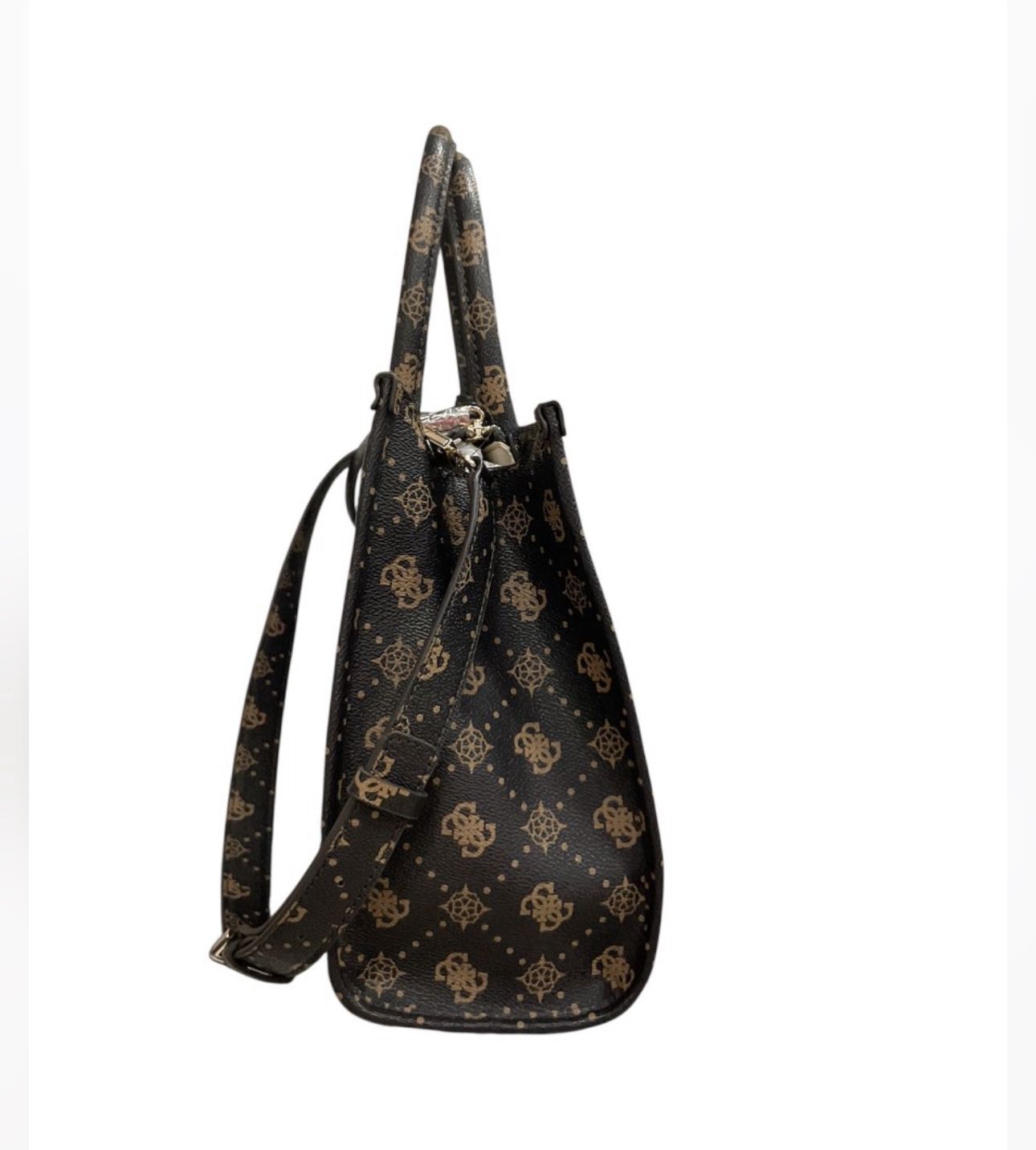 GP989022 - BORSA - GUESS?