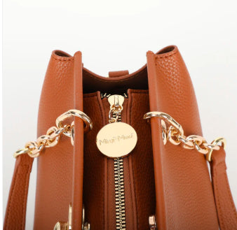 M8 J201253 -  - MIMI MUA