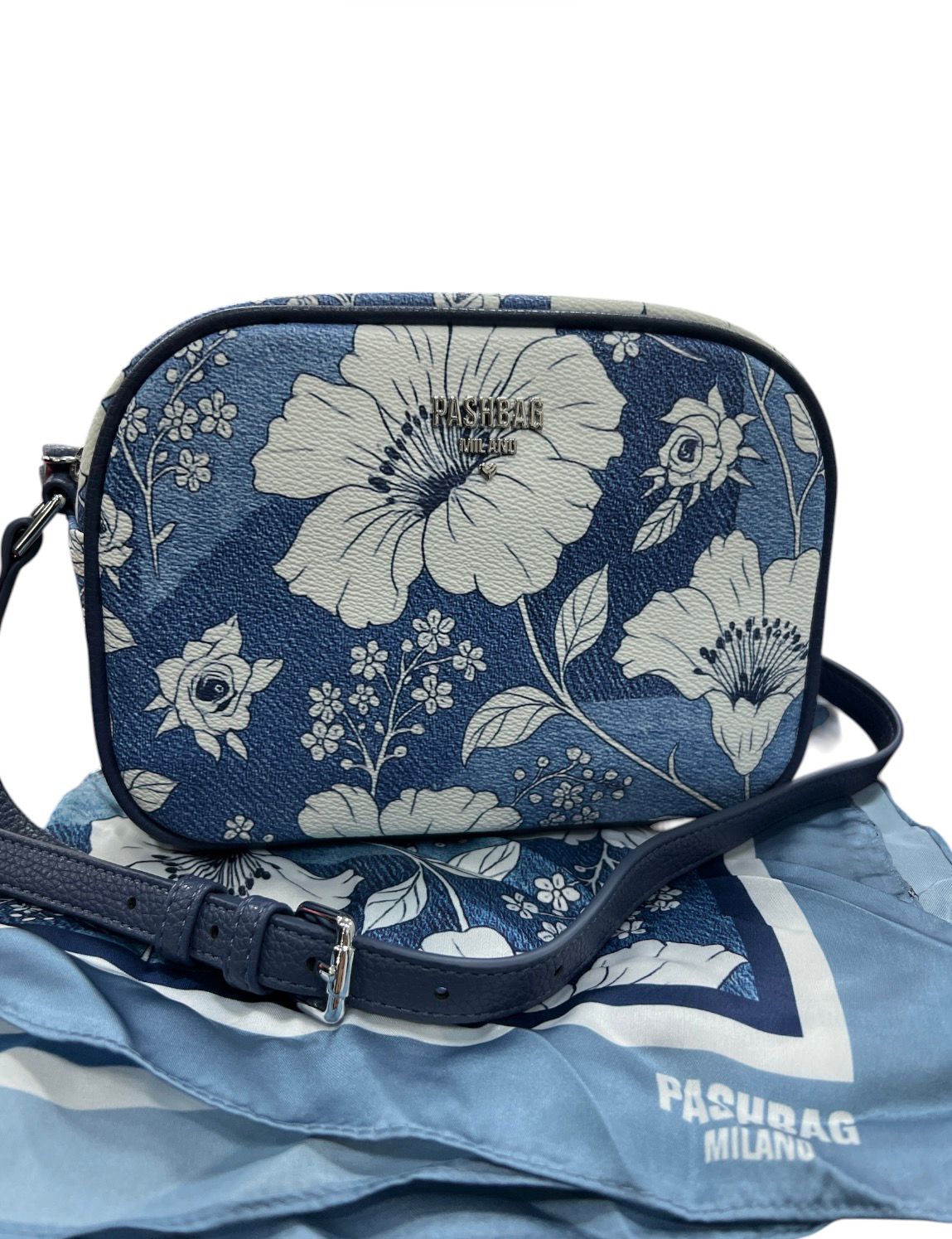 19614 - Tracollina Flower