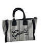 GAAWC03191 - Shopper